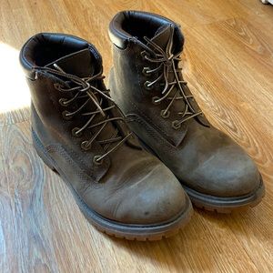 Lightly used timberland boots!